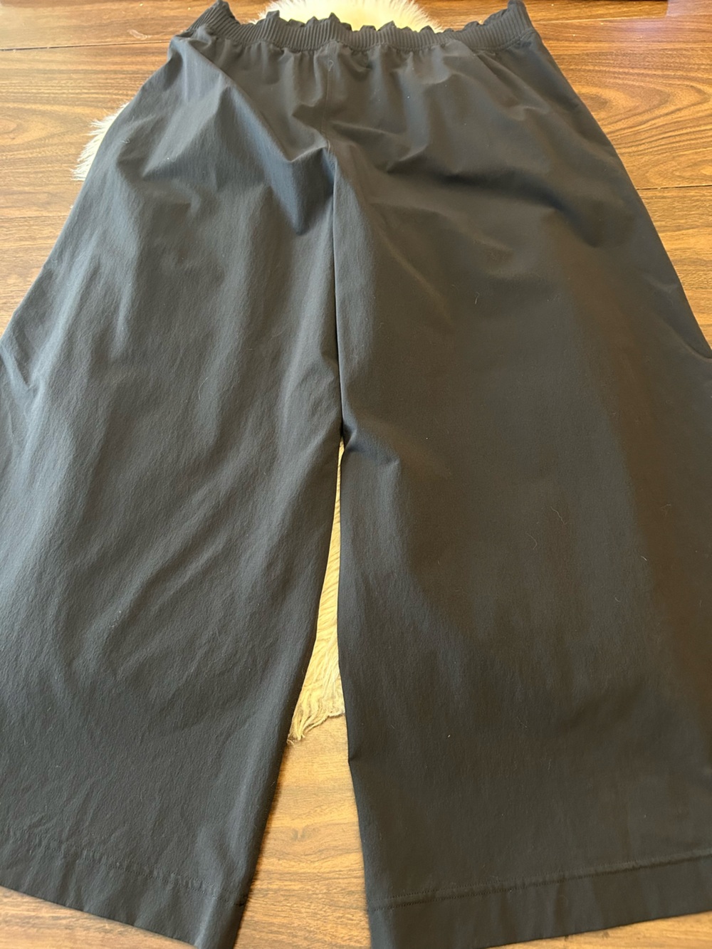 LULULEMON Stretch Woven Ruffle-Waist Wide-Leg Cropped Pant In Black - Picture 10 of 15